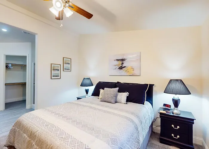 Apache Abode Holiday home *